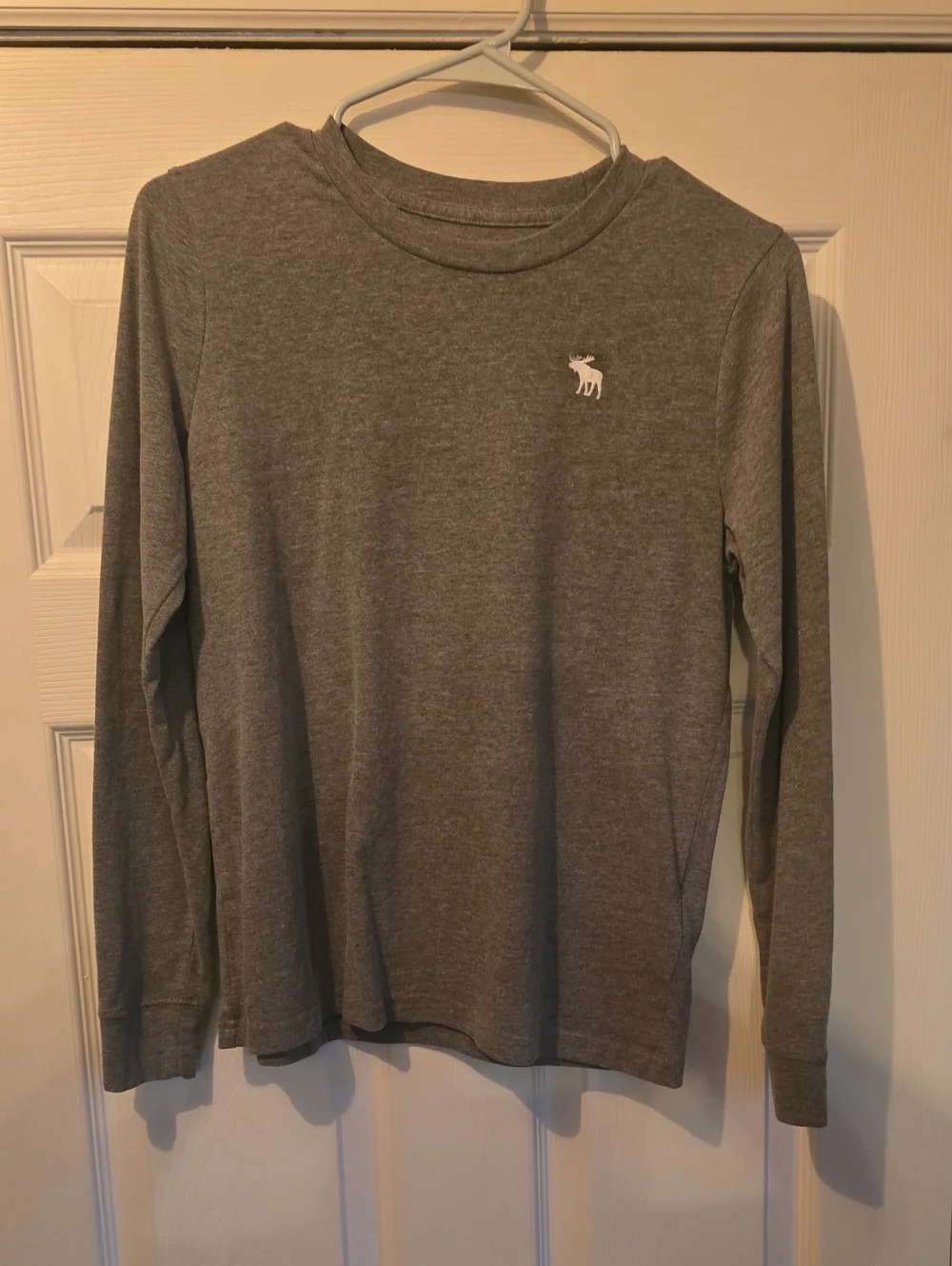 Abercrombie & Fitch Gray Kids Long-Sleeve Tee with Embroidered Moose